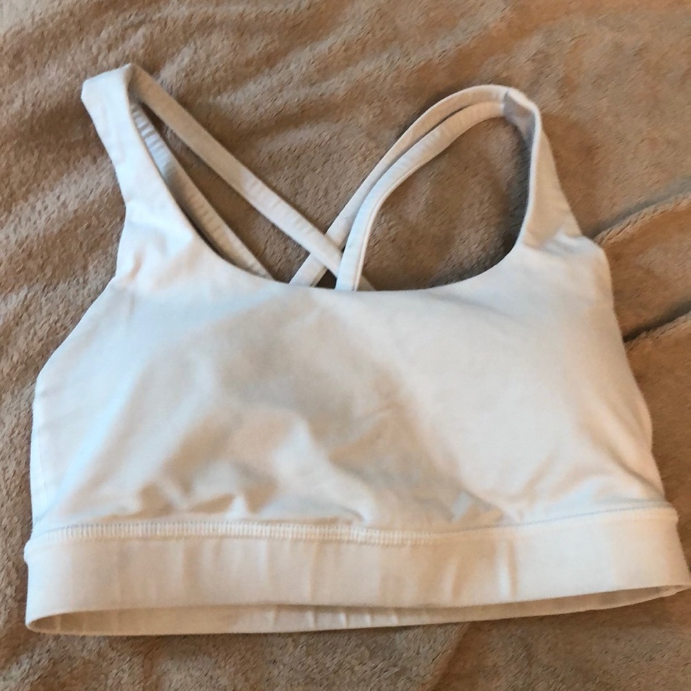 White lululemon sports bra